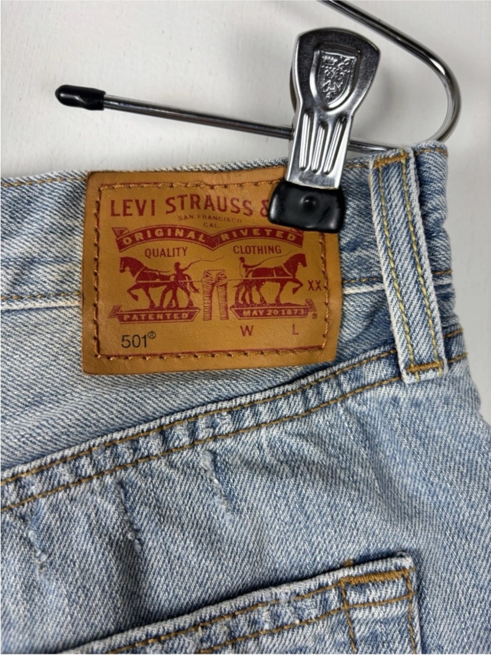 Levi’s 501 Cutoff Shorts Light Wash Distressed Raw Hem Button Fly Measured - Picture 3 of 11